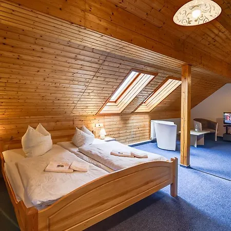 Berggasthof & Kranich, Hinterrod Szálloda